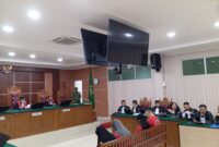 penasihat hukum kedua terdakwa, Utusan Sarumaha saat baca pledoi Terdakwa di PN Batam, Rabu (9/9/2026). Foto:Rega/matapedia