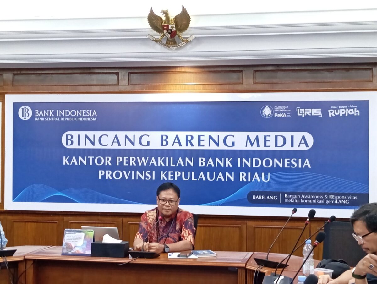 Kepala KPw BI Kepri, Rony Widijarto Purubaskoro saat berbincang bareng media, Selasa (15/9/2026). Foto:Rega/matapedia