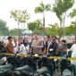 Kapolresta Barelang Kombes Pol Anggoro Wicaksono saat melihatkan barang bukti curanmor yang akan diambil warga, Selasa (22/9/2026). Foto:Rega/matapedia