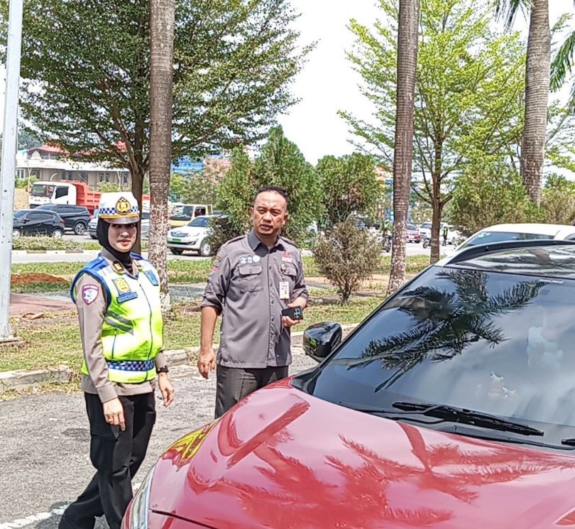 Razia kendaraan bermotor pajak di pos Polisi Glael Batam, Jumat (25/9/2026). Foto:Rega/matapedia