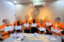 Terduga pelaku saat diamankan Bea Cukai Batam. Foto:Istimewa