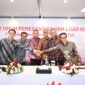 Direktur Keuangan & Manajemen Risiko Telkom Arthur Angelo Syailendra, Direktur Network Telkom Budi Satria Dharma Purba, Direktur Utama Telkom  Nanang Hendarno, Direktur Legal & Compliance Telkom Andy Kelana, Direktur Strategic Business Development & Portfolio Telkom  Seno Soemadji, dan Direktur Human Capital Management Telkom Willy Saelan usai rangkaian agenda Rapat Umum Pemegang Saham Luar Biasa (RUPSLB) Telkom, Rabu (30/9/2026). Foto:Telkom/matapedia