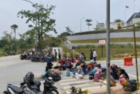 Warga Kavling Bakau Serip, Kelurahan Sambau, Kecamatan Nongsa, Kota Batam, Kepulauan Riau, Senin (5/10/2026). Foto:Nan/matapedia
