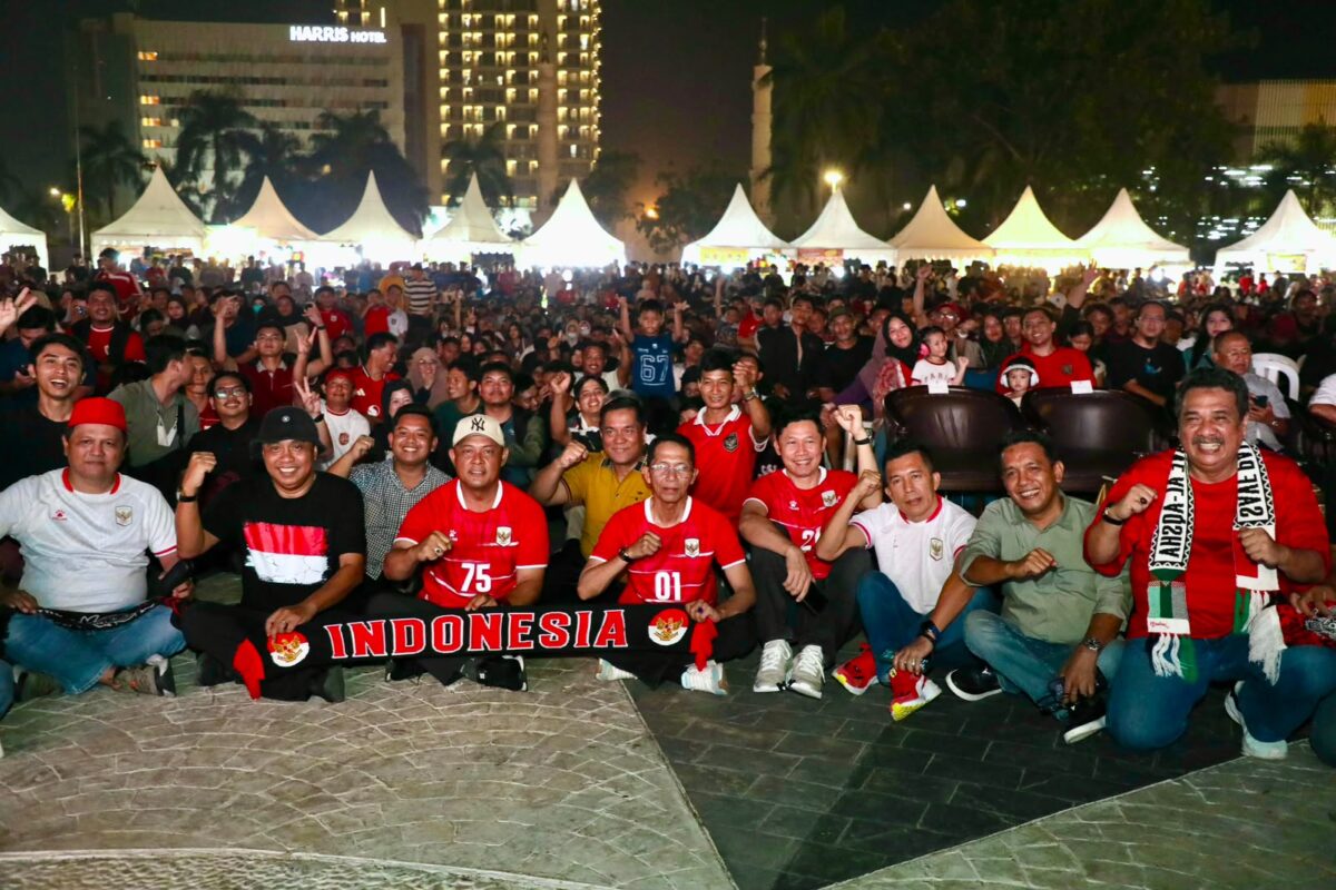 Dataran Engku Putri, Batam Center, berubah menjadi lautan euforia setelah Tim Nasional Indonesia memastikan gelar juara FIFA ASEAN Cup 2026.  Foto:Istimewa