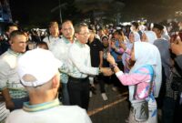 Wali kota Batam Amsakar Achmad bersama Camat Sagulung saat di acara, Sabtu (10/10/2026). Foto:Diskominfo Batam