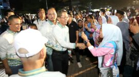 Wali kota Batam Amsakar Achmad bersama Camat Sagulung saat di acara, Sabtu (10/10/2026). Foto:Diskominfo Batam