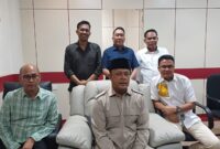 Ketua DPRD Kepri Iman dan samping Waka I DPRD Kota Batam Aweng Kurniawan serta sejumlah anggota DPRD Kota Batam, Selasa (13/10/2026). Foto:matapedia