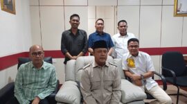 Ketua DPRD Kepri Iman dan samping Waka I DPRD Kota Batam Aweng Kurniawan serta sejumlah anggota DPRD Kota Batam, Selasa (13/10/2026). Foto:matapedia