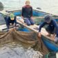 Nelayan di Kampung Tua Terih, Kelurahan Sambau, Kecamatan Nongsa, Batam. Foto: Pertamina