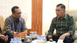 Executive General Manager (EGM) Pertamina Patra Niaga Regional Sumbagut, Fanda Chrismianto, membahas penguatan koordinasi tersebut bersama Kepala BIN Daerah Sumatera Utara, Brigadir Jenderal TNI Muhammad Nasrulloh Nasution, pada Kamis (15/10/2026). Foto:Pertamina