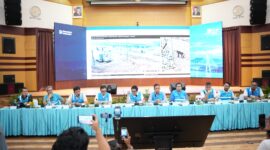 Direktur Utama PLN Batam, Kwin Fo, memaparkan kronologi dan hasil evaluasi awal tersebut dalam konferensi pers di Kantor Korporat PLN Batam, Minggu (18/10/2026). Foto:Istimewa