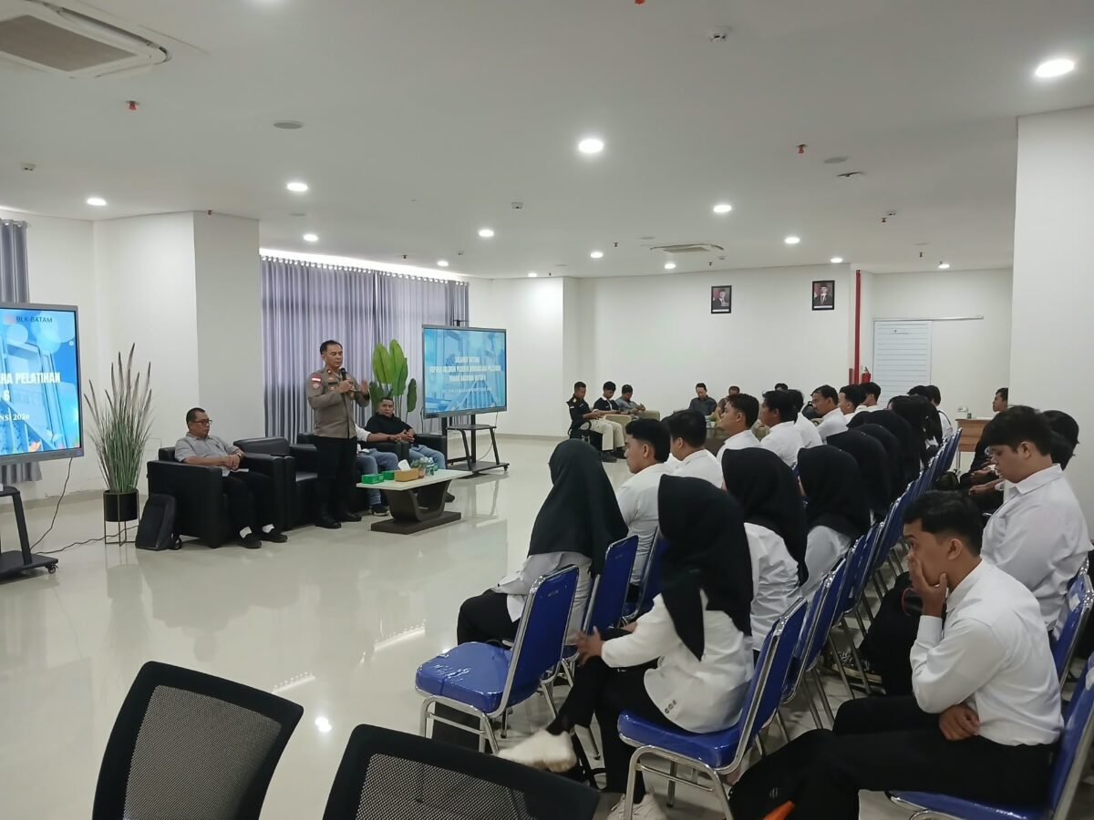 Polda Kepri dampingi para pekerja. Foto:Humas Polda Kepri