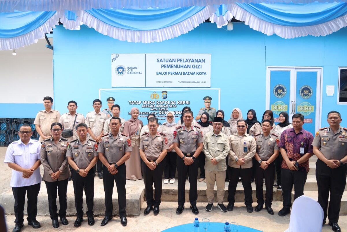 Kapolda Kepulauan Riau Irjen Pol. Suhendri meminta pengelola SPPG mengutamakan tenaga kerja lokal sekaligus memperketat pengawasan keamanan pangan. Foto;Istimewa
