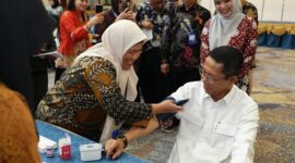 Kepala BP Batam Amsakar Achmad saat diperiksa cek kesehatan, Rabu (21/10/2026). Foto;Istimewa