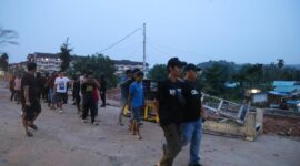 Belasan orang diamankan polisi di Kampung Aceh pada Minggu (25/10/2026). Foto:Dok. Humas Polda Kepri