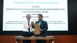 Kepala BP Batam Amsakar bersama Presiden Direktur PT Galang Bumi Industri, Akhmad Ma’ruf Maulana. Foto:Istimewa
