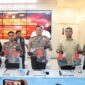 Kapolres Barelang Kombes Anggoro  didampingi Kasat Reskrim Polresta Barelang Kompol Agung Tri Poerbowo, Kapolsek Sungai Beduk Iptu Ady Satrio Gustian, Kasi Humas Polresta Barelang AKP Budi Santosa, serta Wakasat Reskrim Polresta Barelang AKP M. Ridho Lubis dalam jumpa pers di Polresta Barelang pada Kamis (29/10/2026). Foto:Istimewa