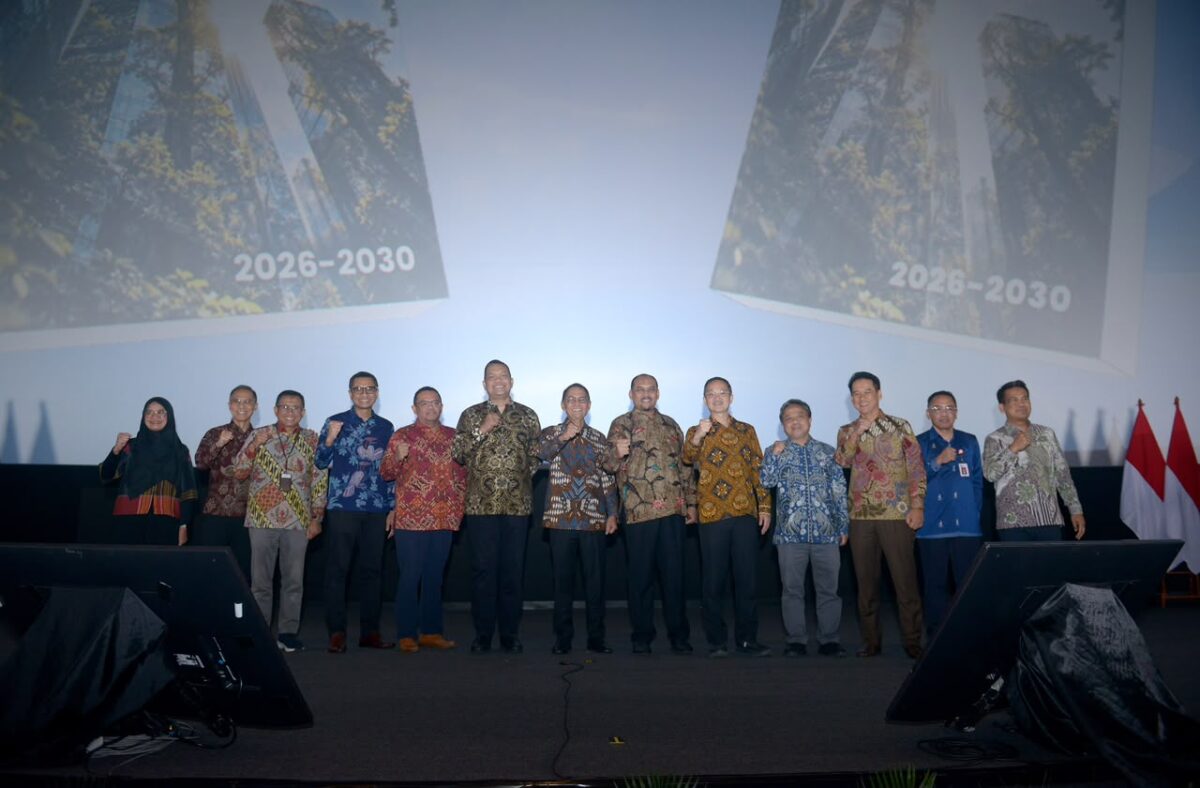 OJK meluncurkan Peta Jalan Pengembangan Keuangan Berkelanjutan Sektor Perasuransian, Penjaminan, dan Dana Pensiun (PPDP) 2026–2030 dalam kegiatan PPDP Sustainability Forum 2026 di Jakarta, Kamis (29/10/2026). Foto:OJK Kepri