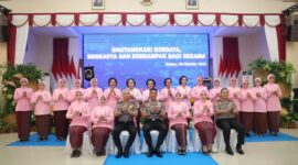 Kapolda Kepulauan Riau Irjen Pol Suhendri saat menghadiri syukuran Hari Kesatuan Gerak Bhayangkari (HKGB) ke-74 Tahun 2026 di Gedung Lancang Kuning Polda Kepri, Jumat (30/10/2026). Foto:Humas Polda Kepri