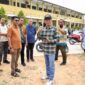 Wali Kota Batam Amsakar Achmad saat di sekolah SD 013 Sekupang, Minggu (25/10/2026). Foto:Dok. Diskominfo