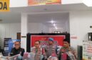 Kapolsek Batam Kota AKP Benny Syahrizal dan Kasi Humas Polresta Barelang saat jumpa pers, Senin (26/10/2026). Foto:Rega/matapedia